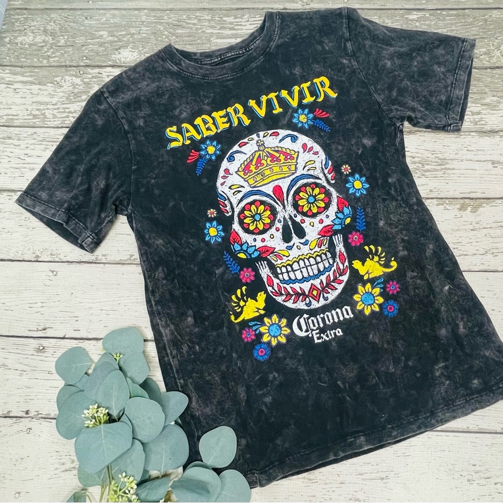 Corono Saber Vivir Skull Graphic Short Sleeve Tee